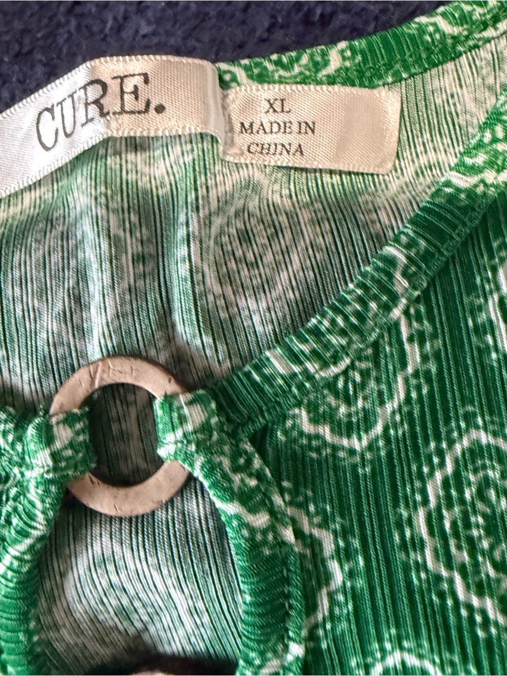 Cure Green Printed Sleeveless Keyhole Tank - Picture 11 of 11